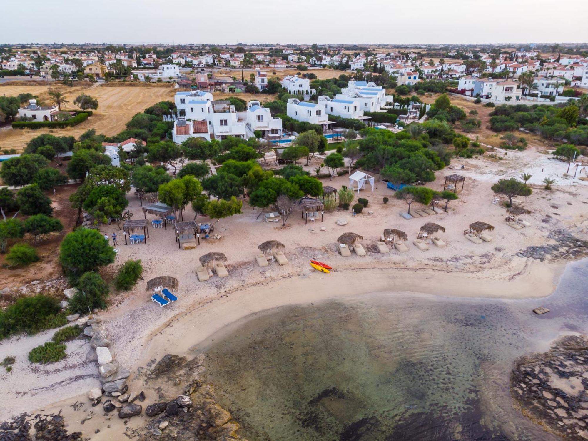 Thalassines Villas アヤナパ エクステリア 写真