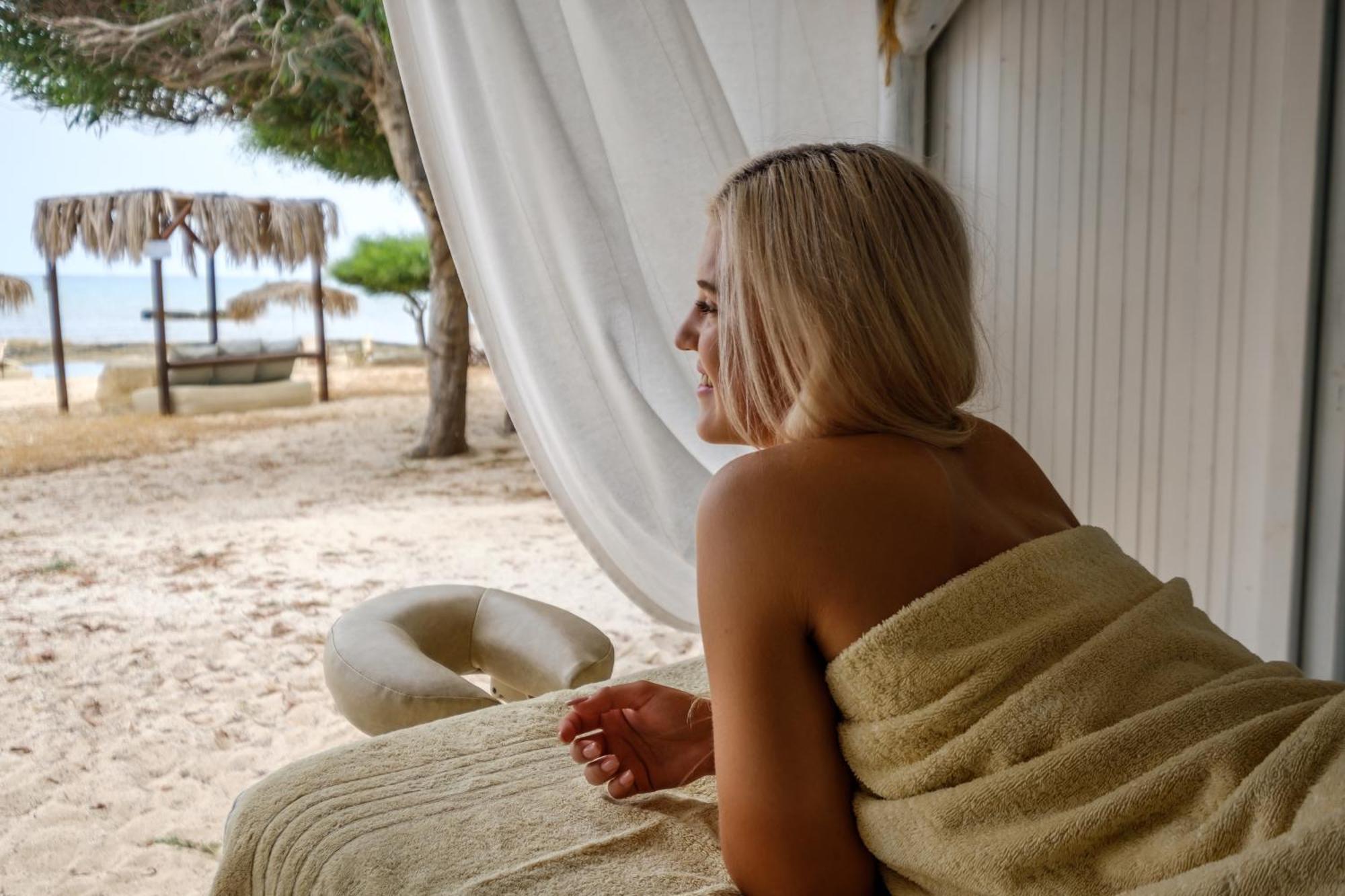 Thalassines Villas アヤナパ エクステリア 写真