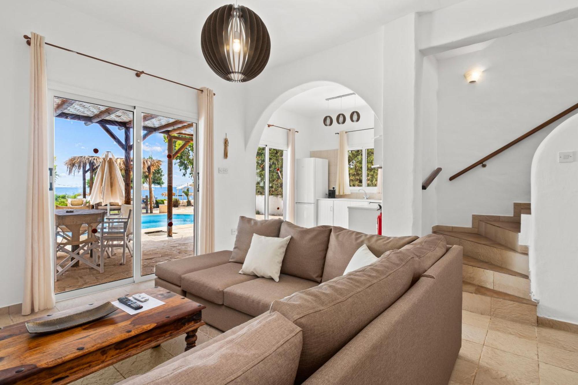 Thalassines Villas アヤナパ エクステリア 写真